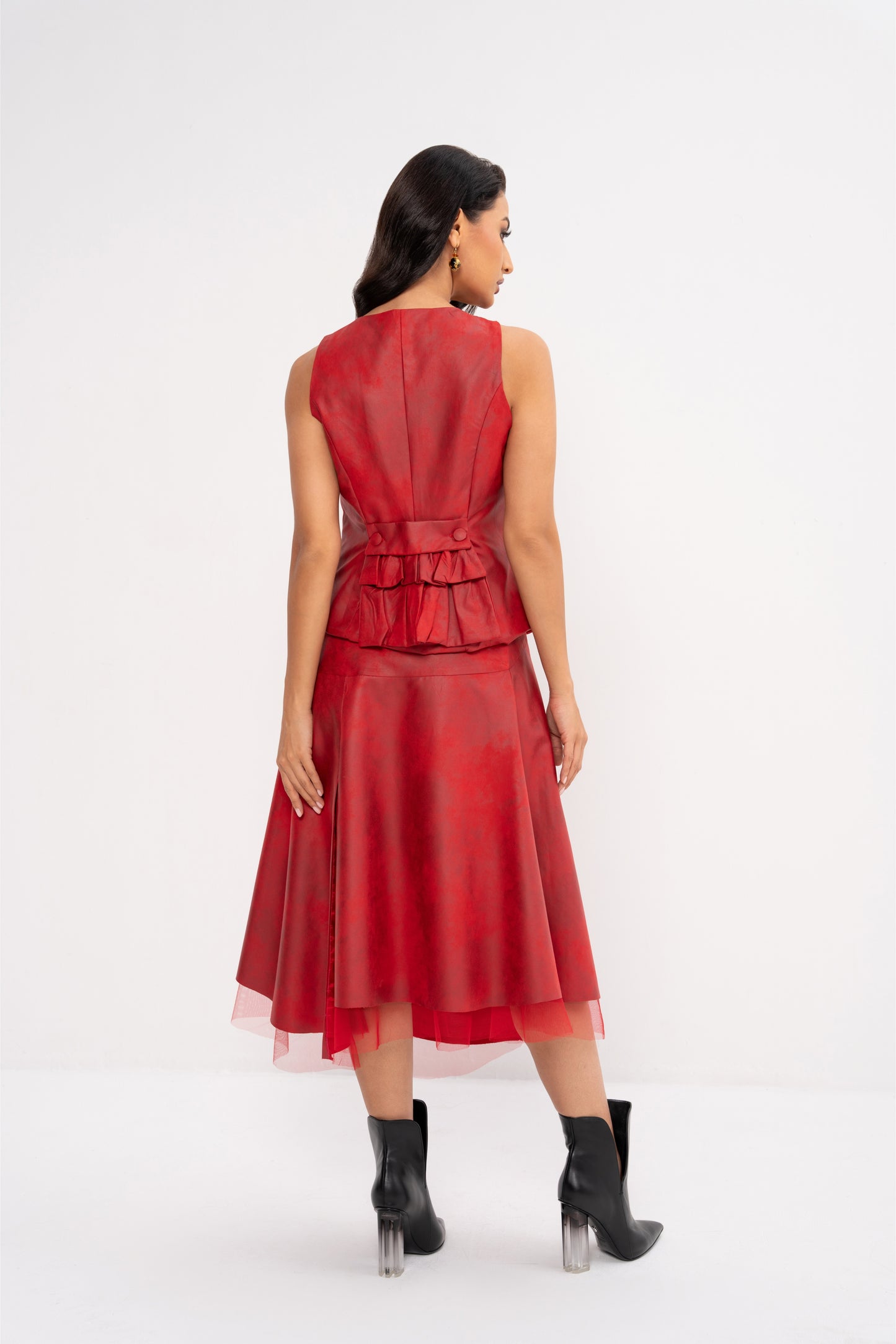 طقم سترة وتنورة جلدية