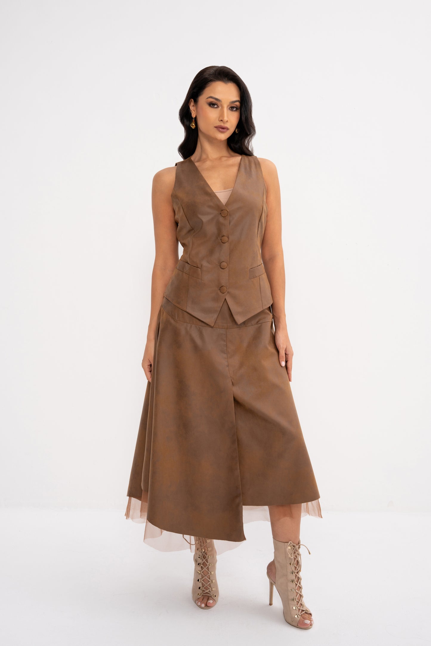 طقم سترة وتنورة جلدية